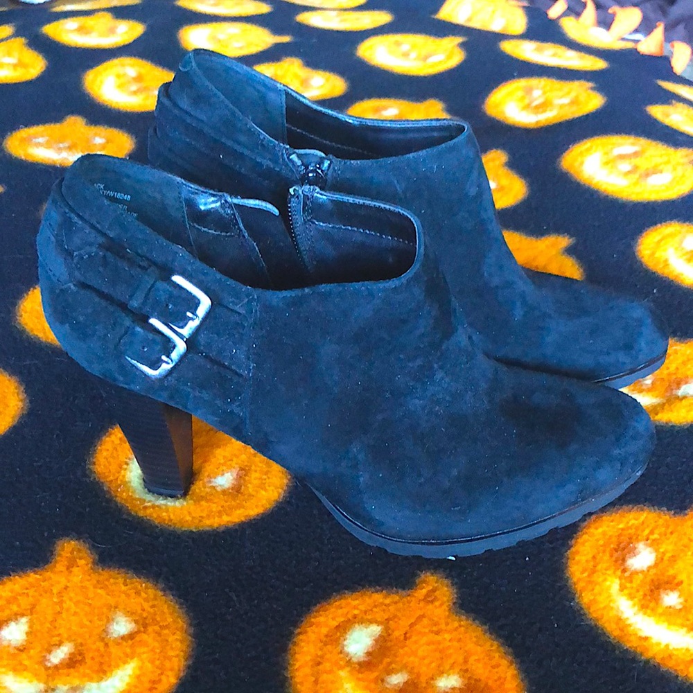 White mountain ankle boots